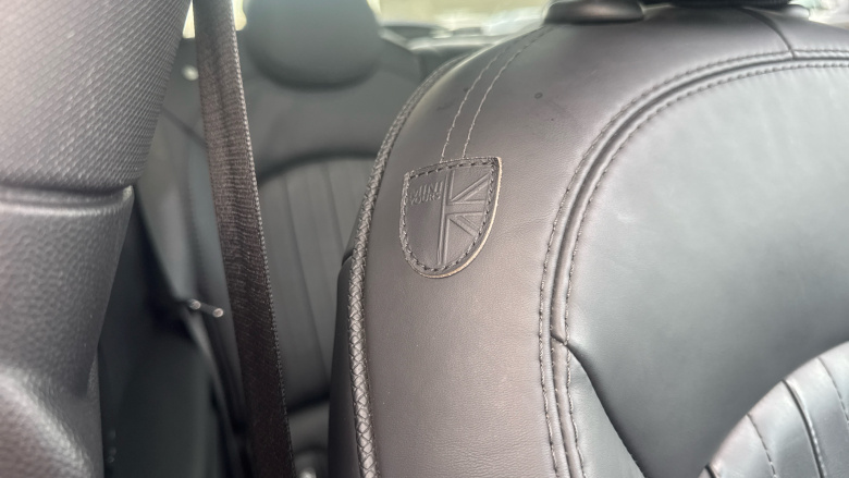 MINI Hatchback 1.5 Cooper Exclusive 3dr Auto Petrol Hatchback